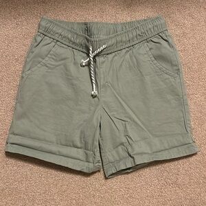 Girls casual olive green shorts